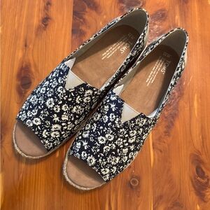 TOMS Black and White Floral Slip-On Espadrilles